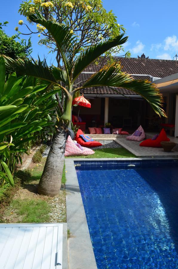 Karisa Pods Hostel Seminyak  Bagian luar foto