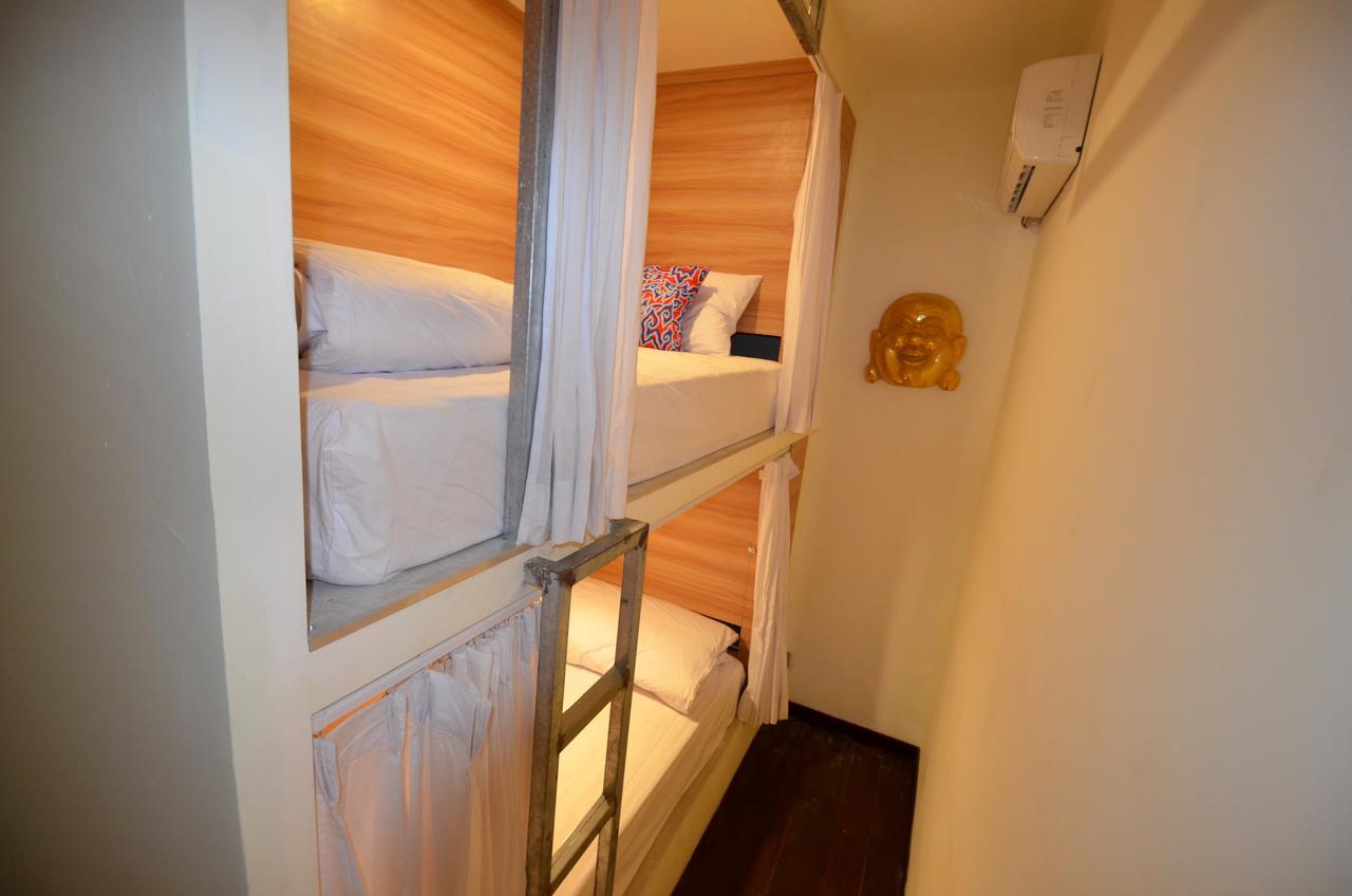 Karisa Pods Hostel Seminyak  Bagian luar foto