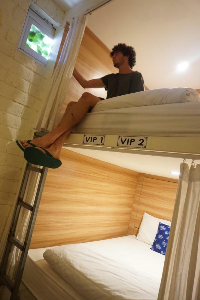 Karisa Pods Hostel Seminyak  Bagian luar foto