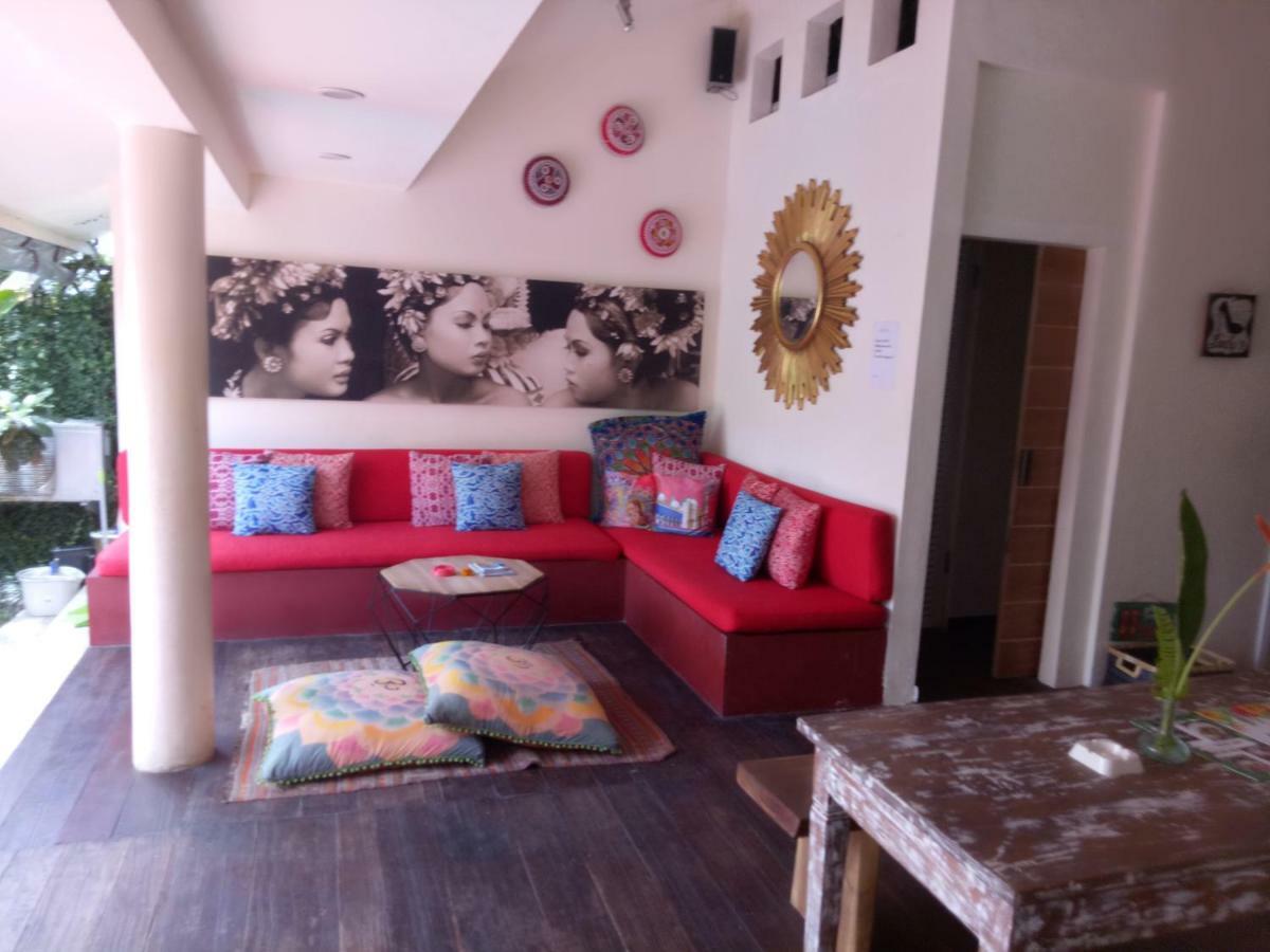 Karisa Pods Hostel Seminyak  Bagian luar foto